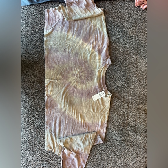 American Eagle cropped long sleeve T-shirt, new with tags - Picture 3 of 4